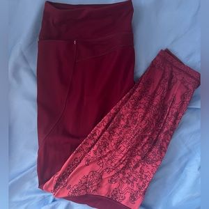 Dark red Carrie Underwood workout Capri leggings women’s size large.